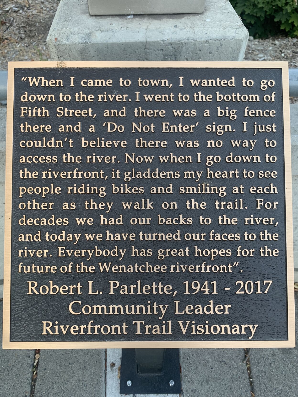 Parlette plaque